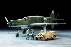 1/48 Dornier Do335A Pfeil & Kubelwagen Type 82 Plastic